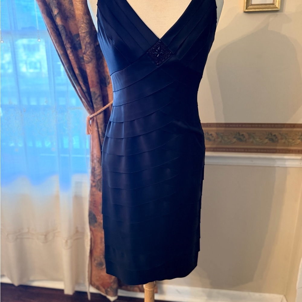 Jones New York Black V-Neck Midi Dress